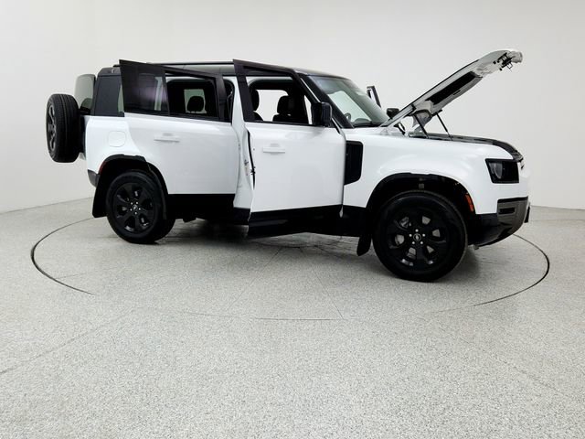 Certified 2023 Land Rover Defender 110 X-Dynamic SE image 10