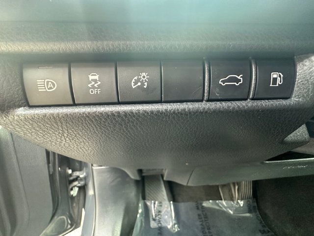 Used 2025 Toyota Camry LE FWD image 11