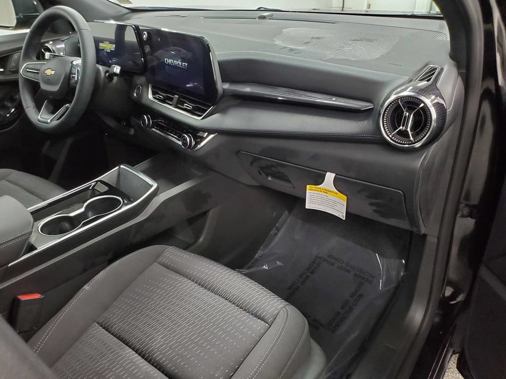 Used 2025 Chevrolet Equinox LT FWD image 12