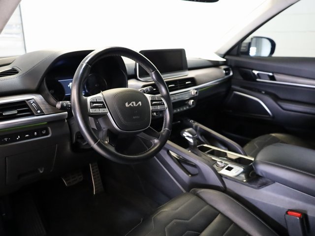 Used 2022 Kia Telluride SX w/ SX Prestige Package image 4