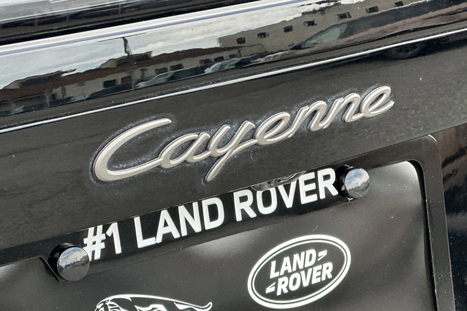 Used 2023 Porsche Cayenne Platinum Edition image 14