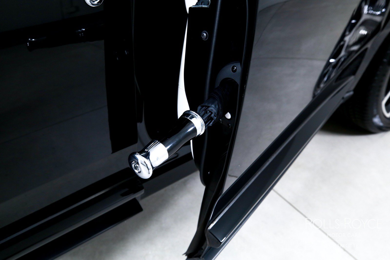 Used 2021 Rolls-Royce Cullinan Black Badge AWD/4WD image 25
