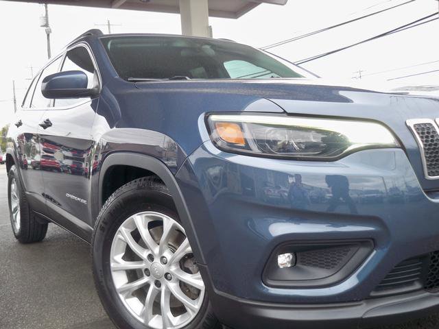 Used 2019 Jeep Cherokee Latitude w/ Cold Weather Group image 18