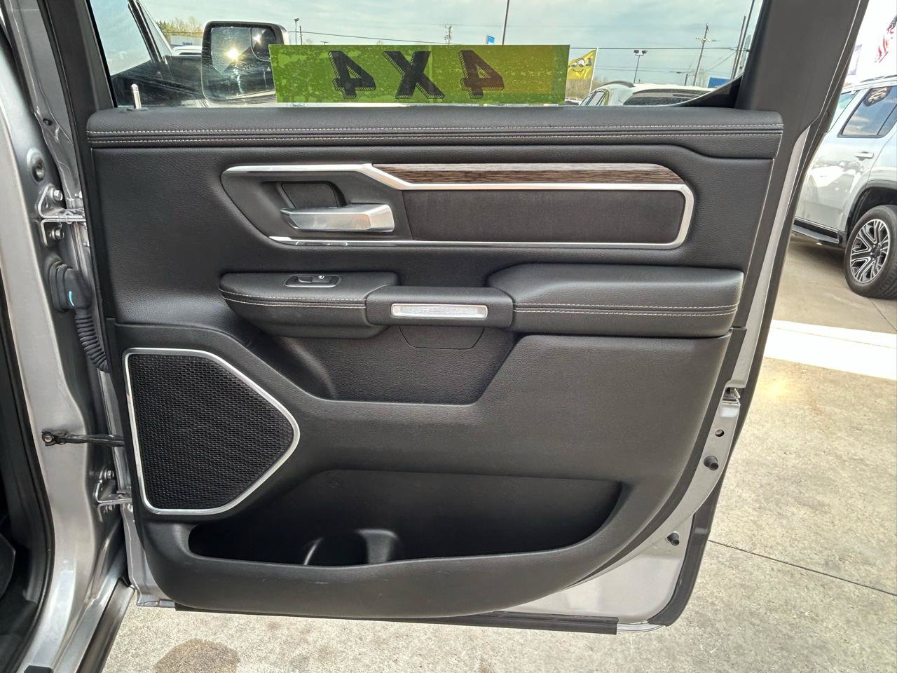 Used 2019 RAM 1500 Laramie AWD/4WD image 15