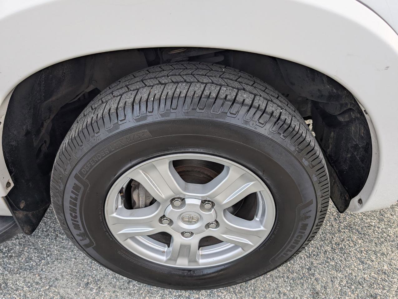 Used 2014 Toyota Sequoia SR5 w/ Premium Package image 4