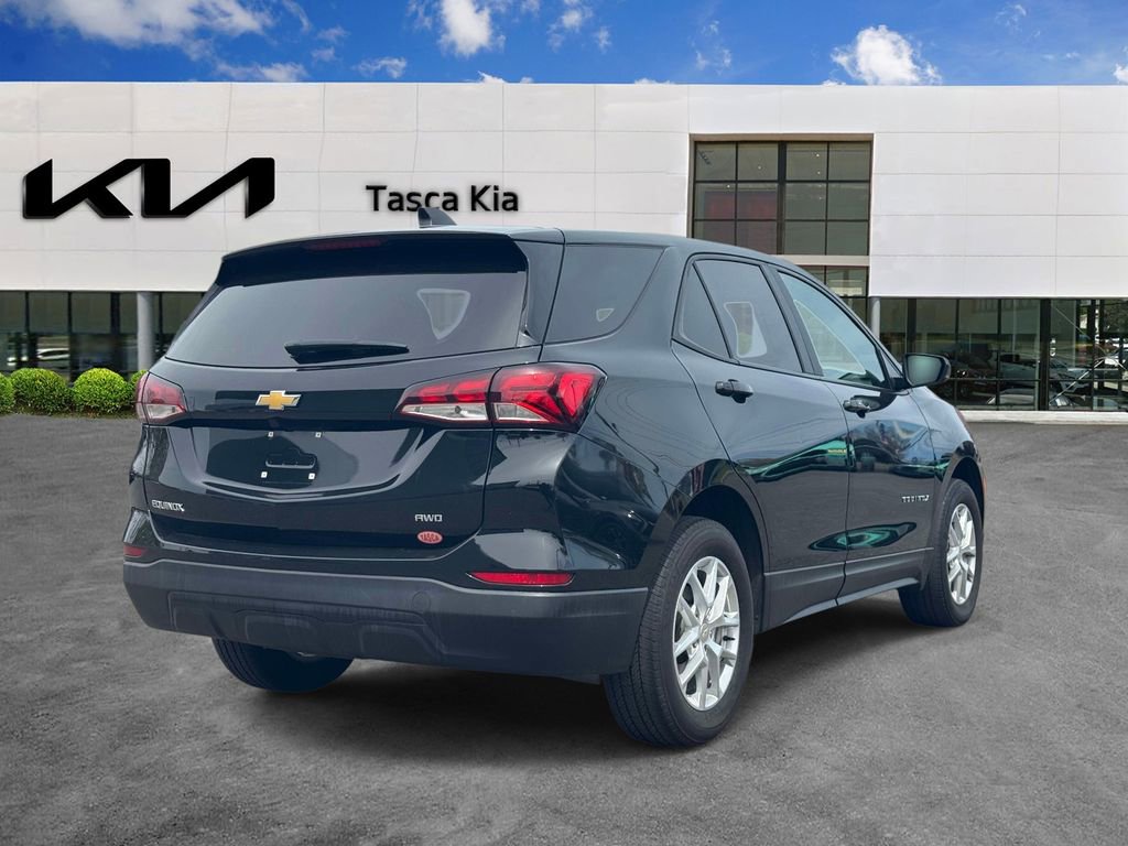 Used 2024 Chevrolet Equinox LS w/ LS Convenience Package AWD/4WD image 4