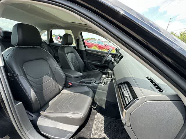 Used 2021 Volkswagen Jetta SEL Premium FWD image 24