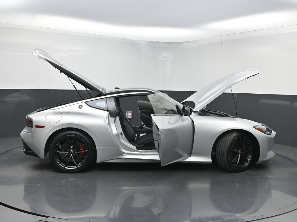Used 2025 Nissan Z Performance w/ Floor Mat Package RWD image 34