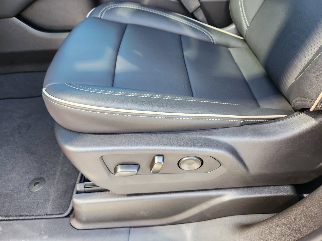 New 2026 GMC Yukon XL Elevation w/ Elevation Premium Package AWD/4WD image 14