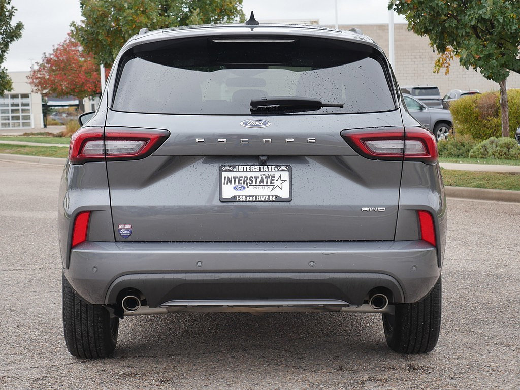Used 2024 Ford Escape ST-Line w/ Tech Pack #1 AWD/4WD image 5