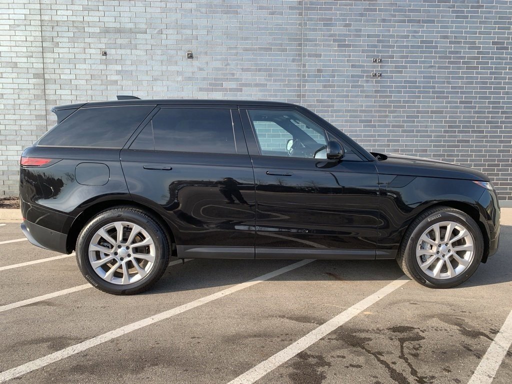 Used 2025 Land Rover Range Rover Sport SE image 5