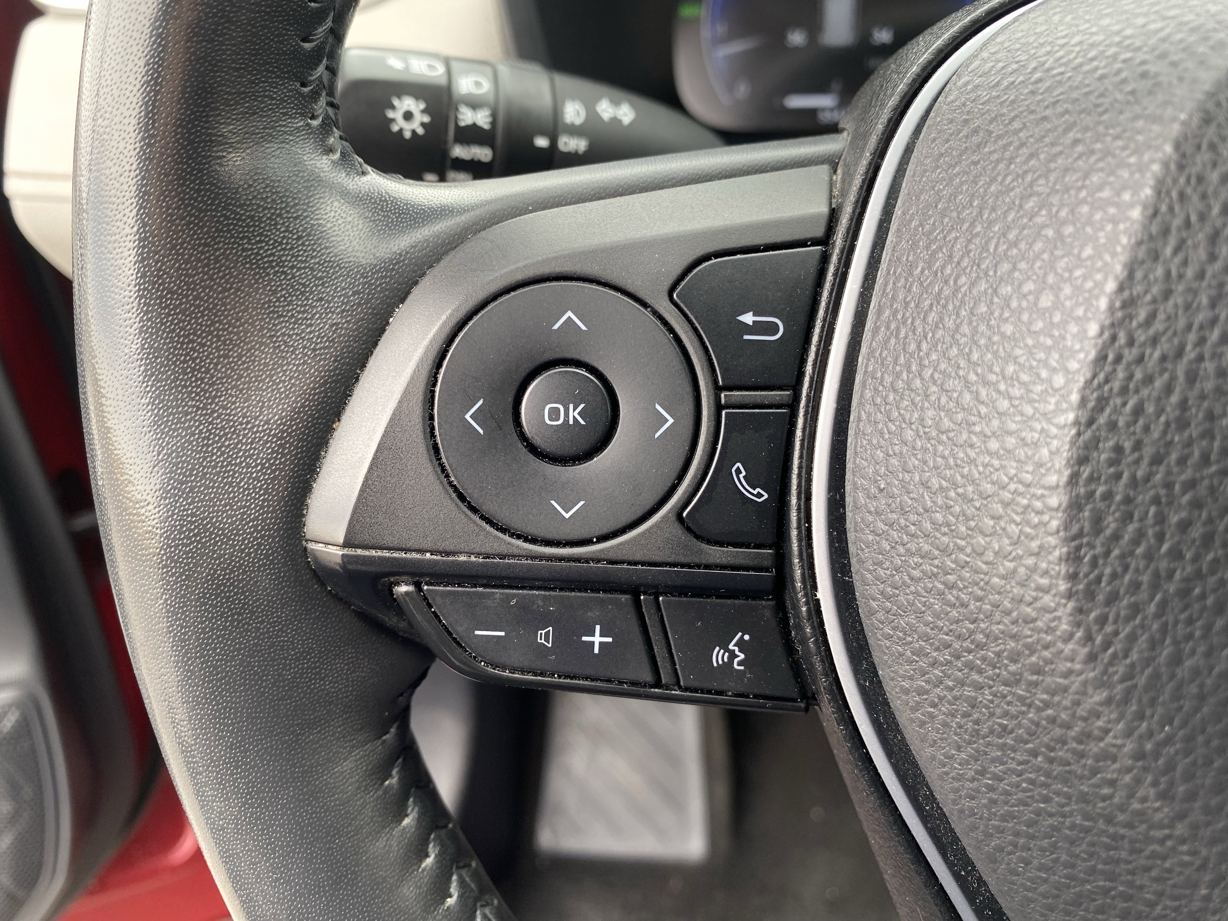 Used 2023 Toyota RAV4 Limited image 27