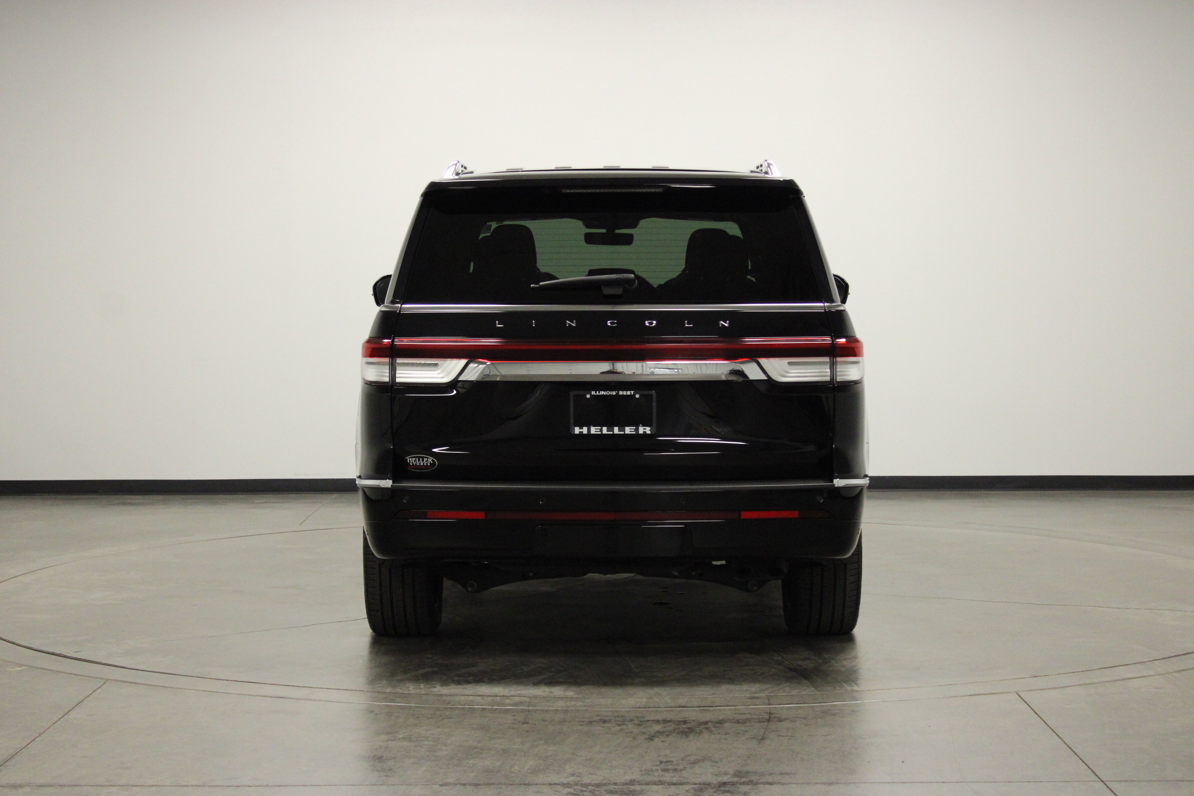 Used 2024 Lincoln Navigator Reserve image 7