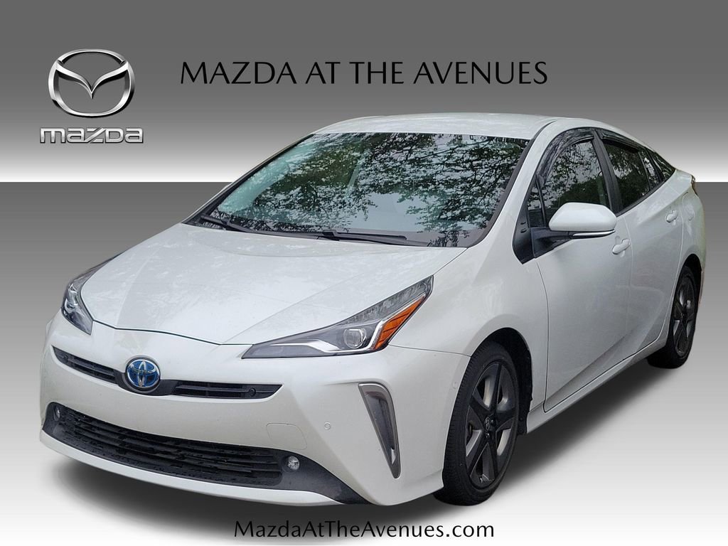 Used 2022 Toyota Prius XLE FWD image 1