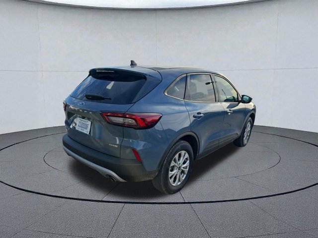 Used 2025 Ford Escape Active w/ Cold Weather Package image 5