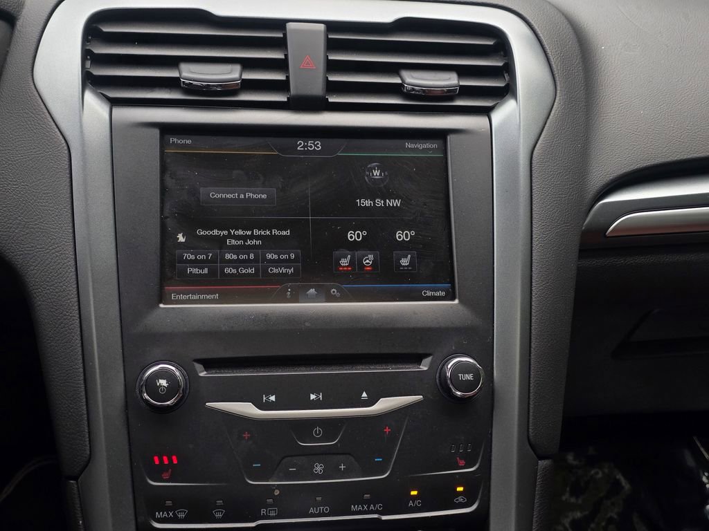 Used 2015 Ford Fusion SE w/ Equipment Group 202A FWD image 34