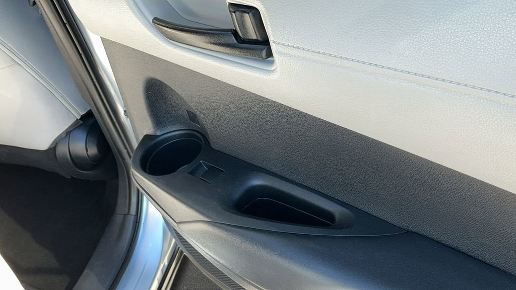 Used 2022 Toyota Corolla Cross L image 17