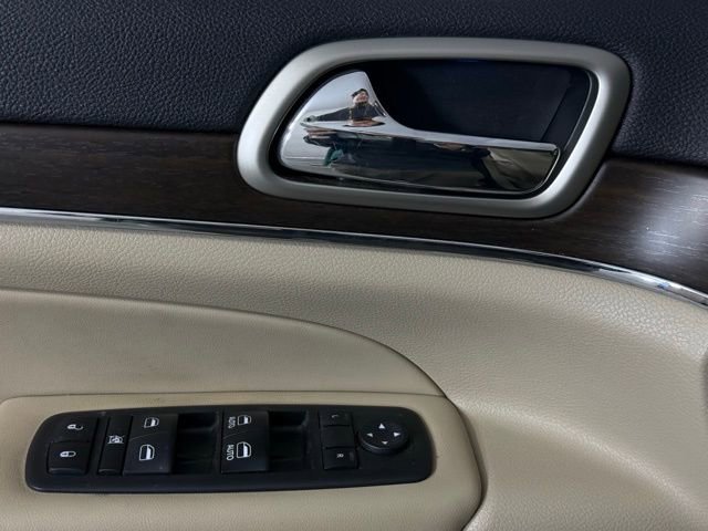 Used 2017 Jeep Grand Cherokee Limited w/ Luxury Group II image 17