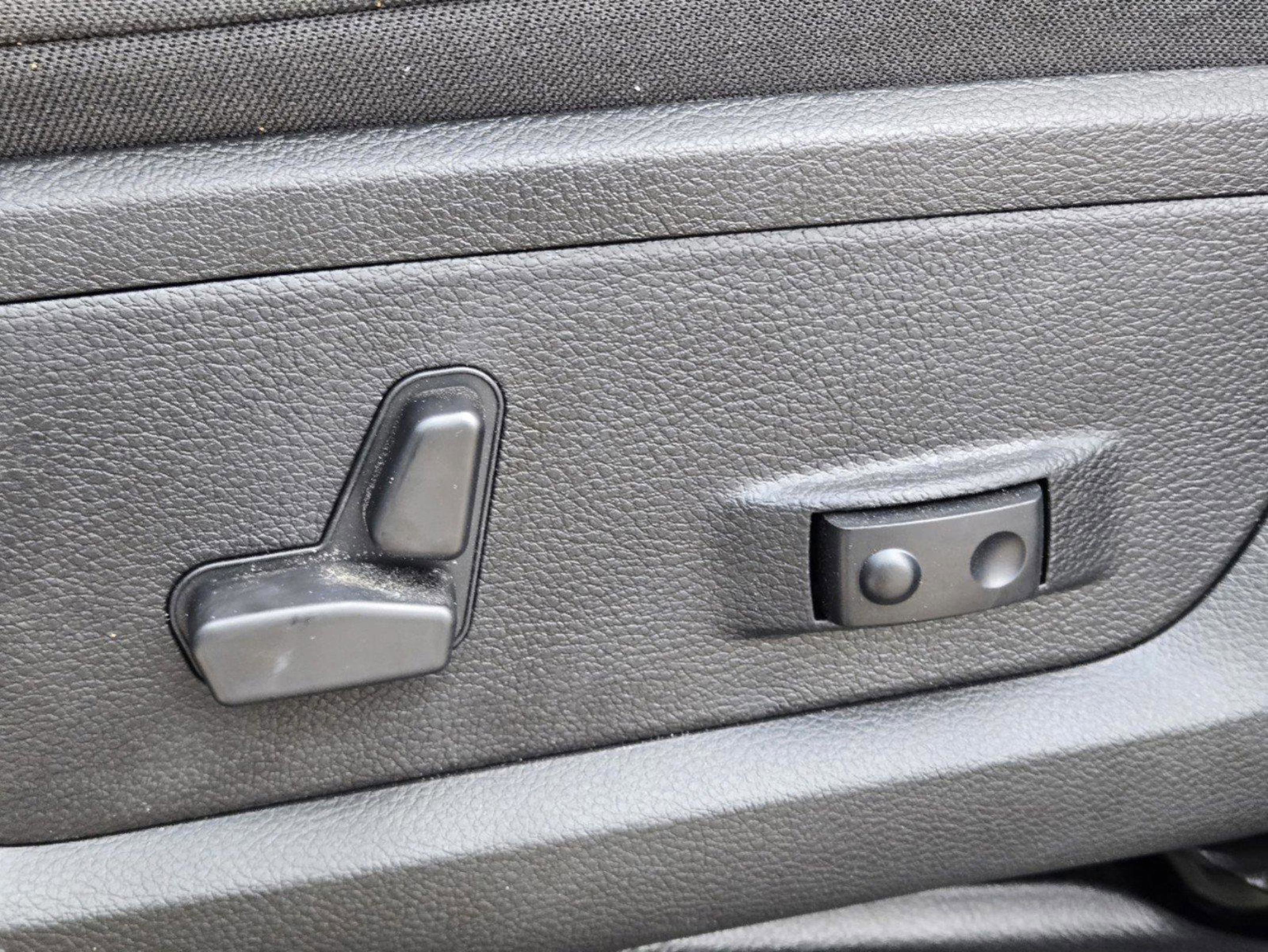 New 2024 RAM 2500 Big Horn w/ Bed Utility Group image 25