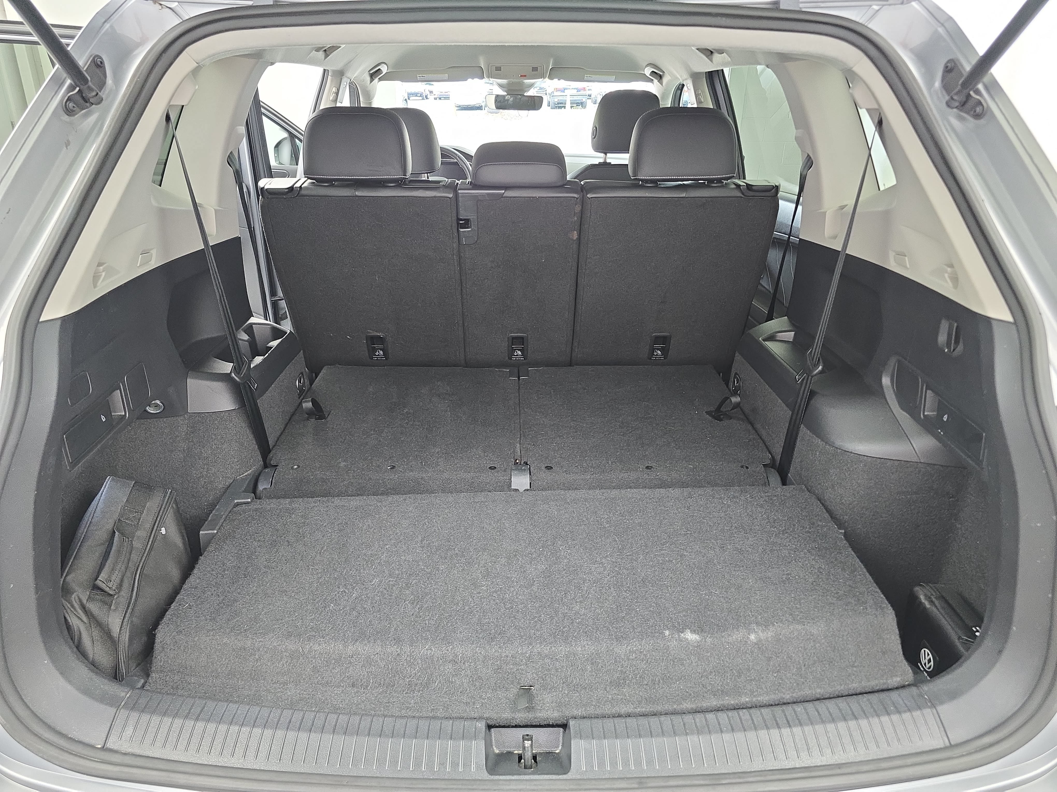 Used 2023 Volkswagen Tiguan SE FWD image 13