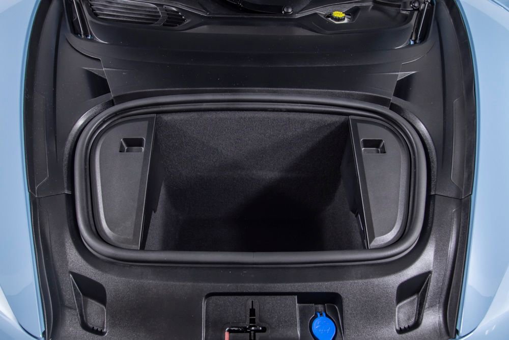 Used 2023 Porsche Taycan w/ Premium Package image 46