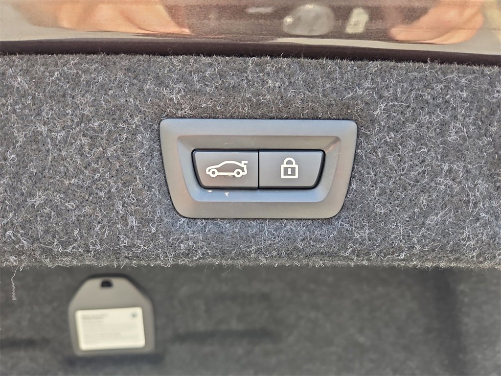 Used 2022 BMW 530i xDrive w/ Premium Package image 25