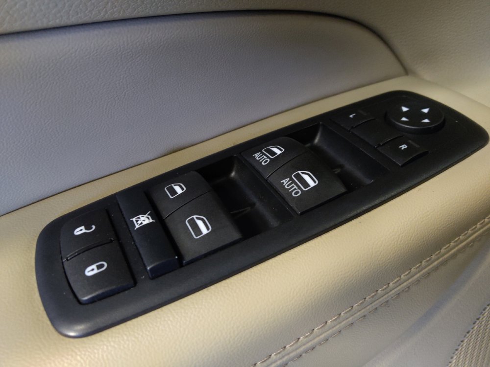 Used 2016 Jeep Grand Cherokee Laredo w/ Quick Order Package 23E RWD image 27