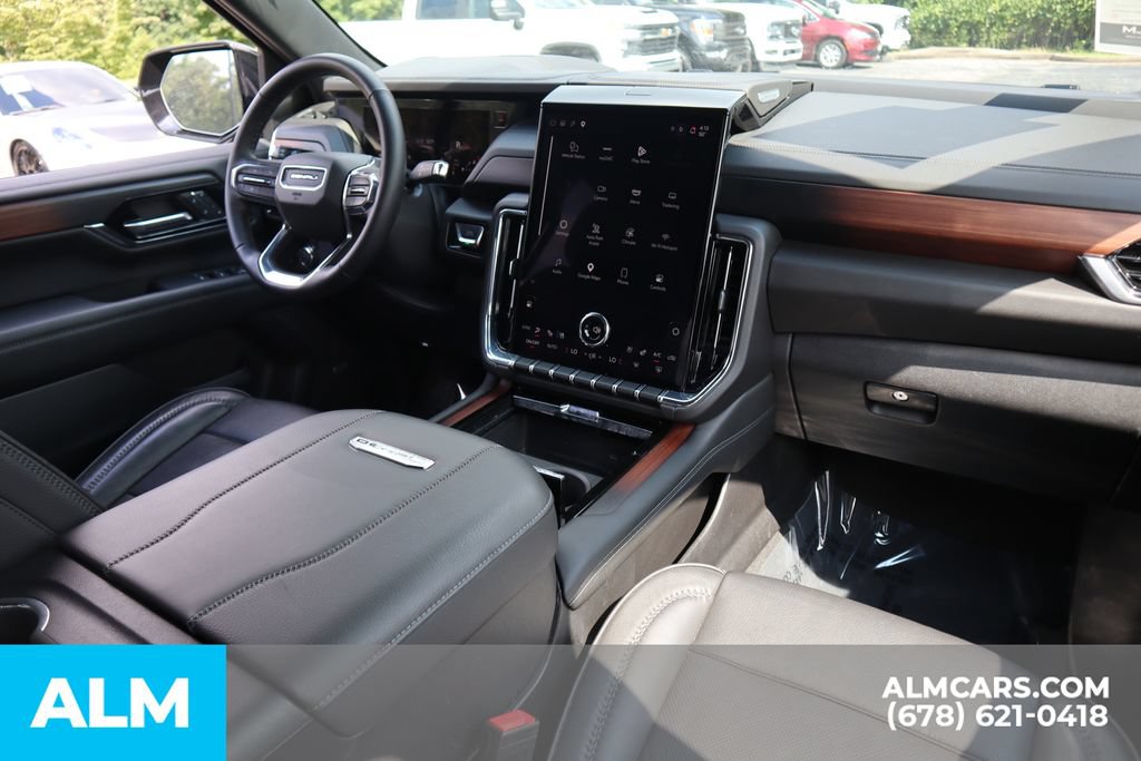 Used 2025 GMC Yukon Denali RWD image 26