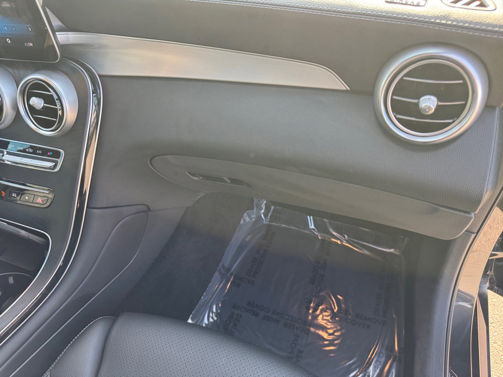 Used 2022 Mercedes-Benz GLC 300 4MATIC Coupe image 20