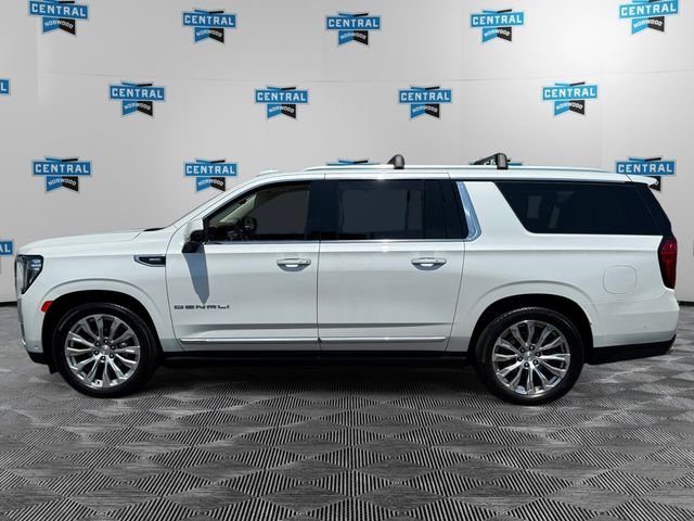 Used 2024 GMC Yukon XL Denali w/ Denali Reserve Package AWD/4WD image 2