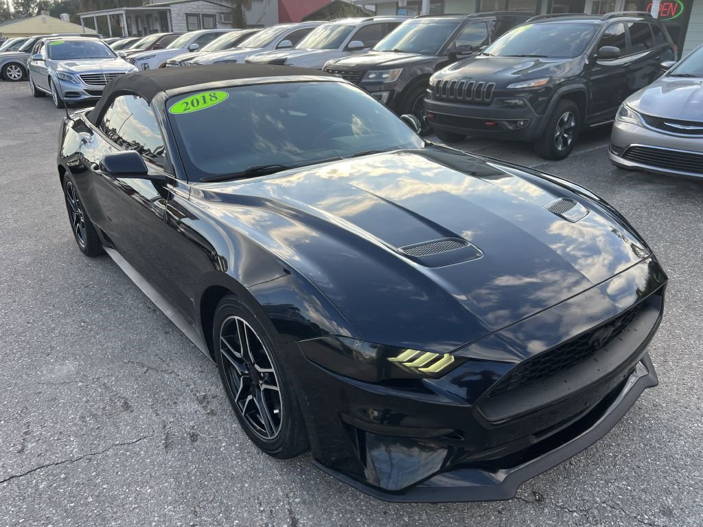 Used 2018 Ford Mustang Premium image 3