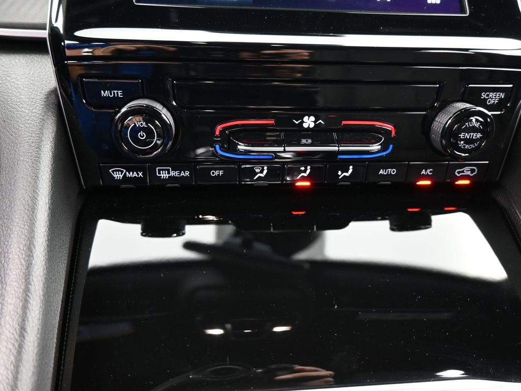 Used 2025 Jeep Grand Cherokee Laredo image 25