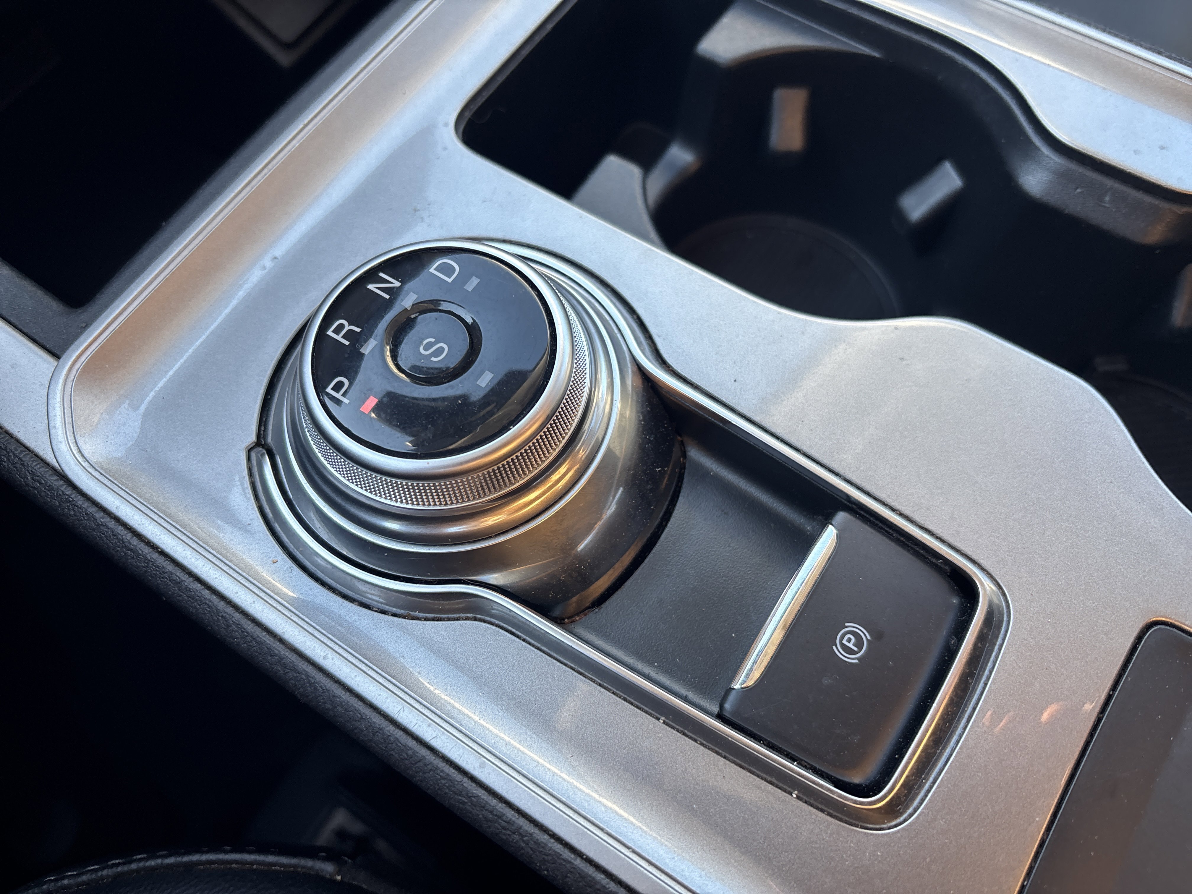 Used 2024 Ford Edge SEL image 24