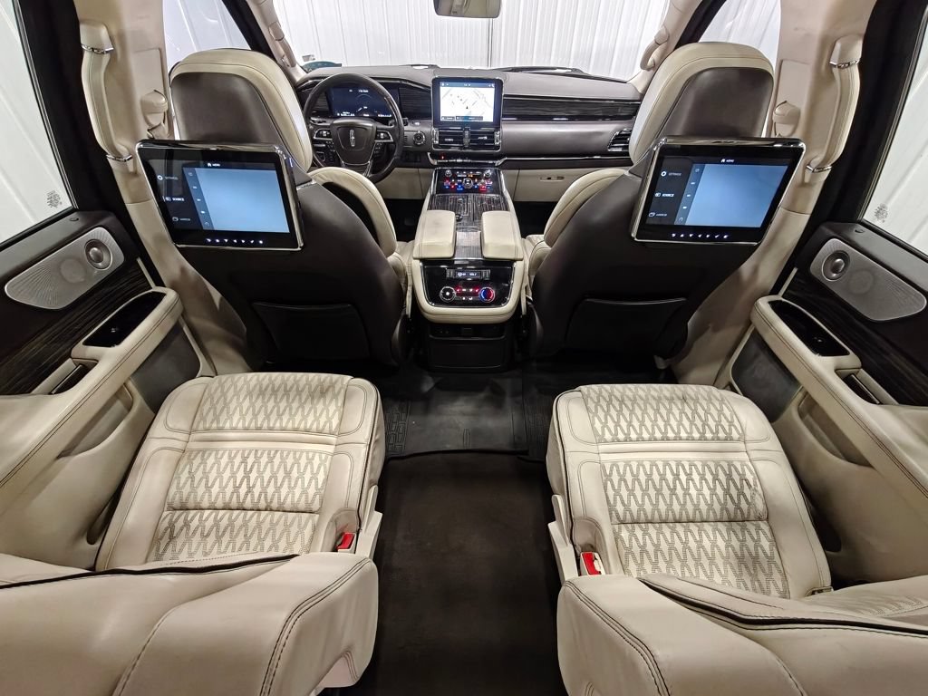 Used 2019 Lincoln Navigator Black Label w/ Cargo Package AWD/4WD image 9
