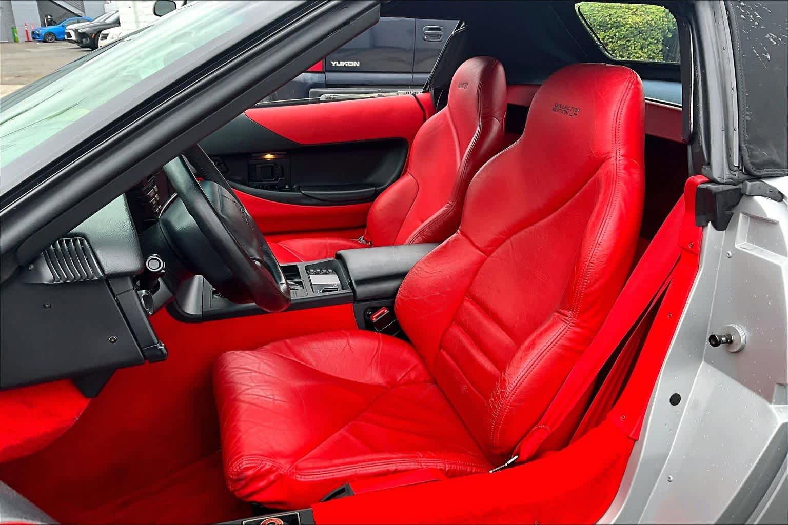 Used 1996 Chevrolet Corvette Convertible RWD image 7