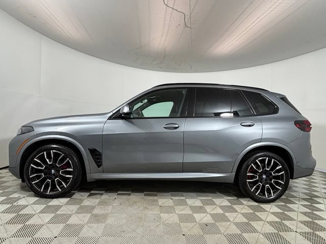 Used 2025 BMW X5 xDrive40i w/ M Sport Package AWD/4WD image 4