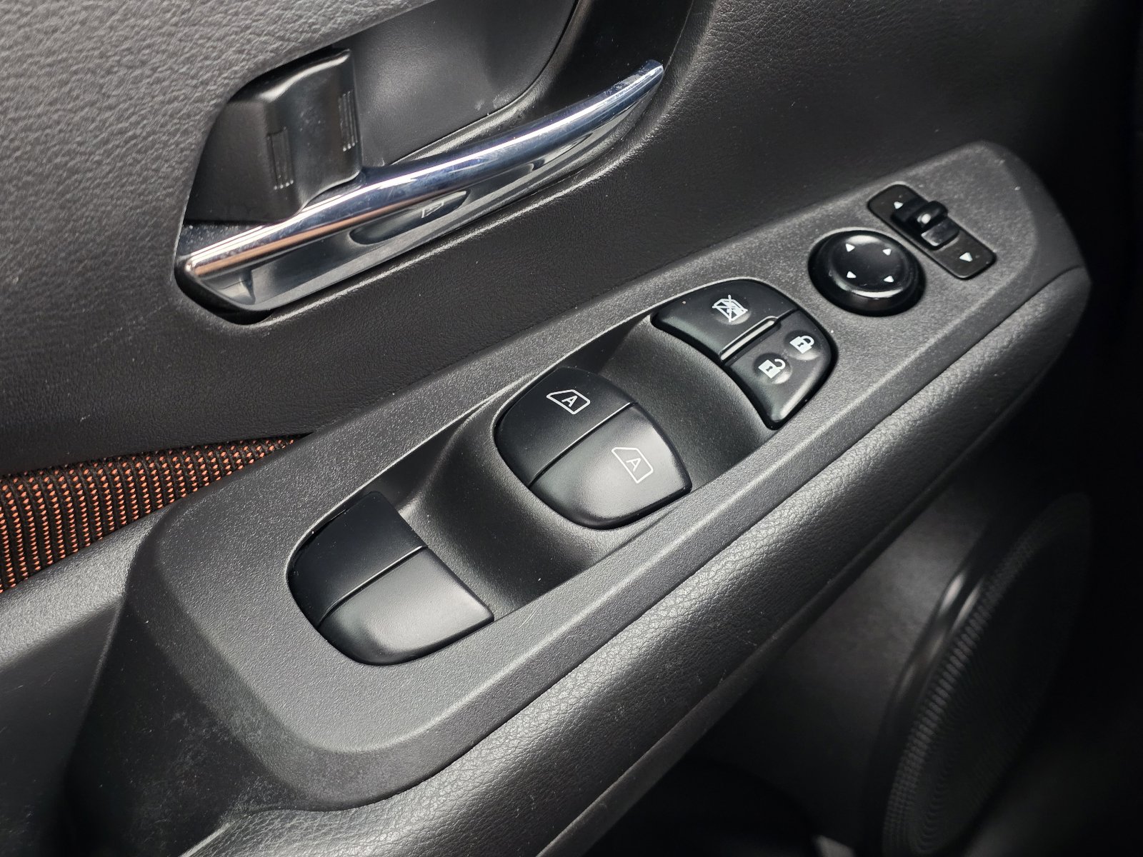 Used 2021 Nissan Kicks SR w/ Interior Electronics Package image 23