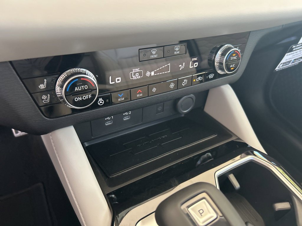 New 2025 Mitsubishi Outlander AWD image 47