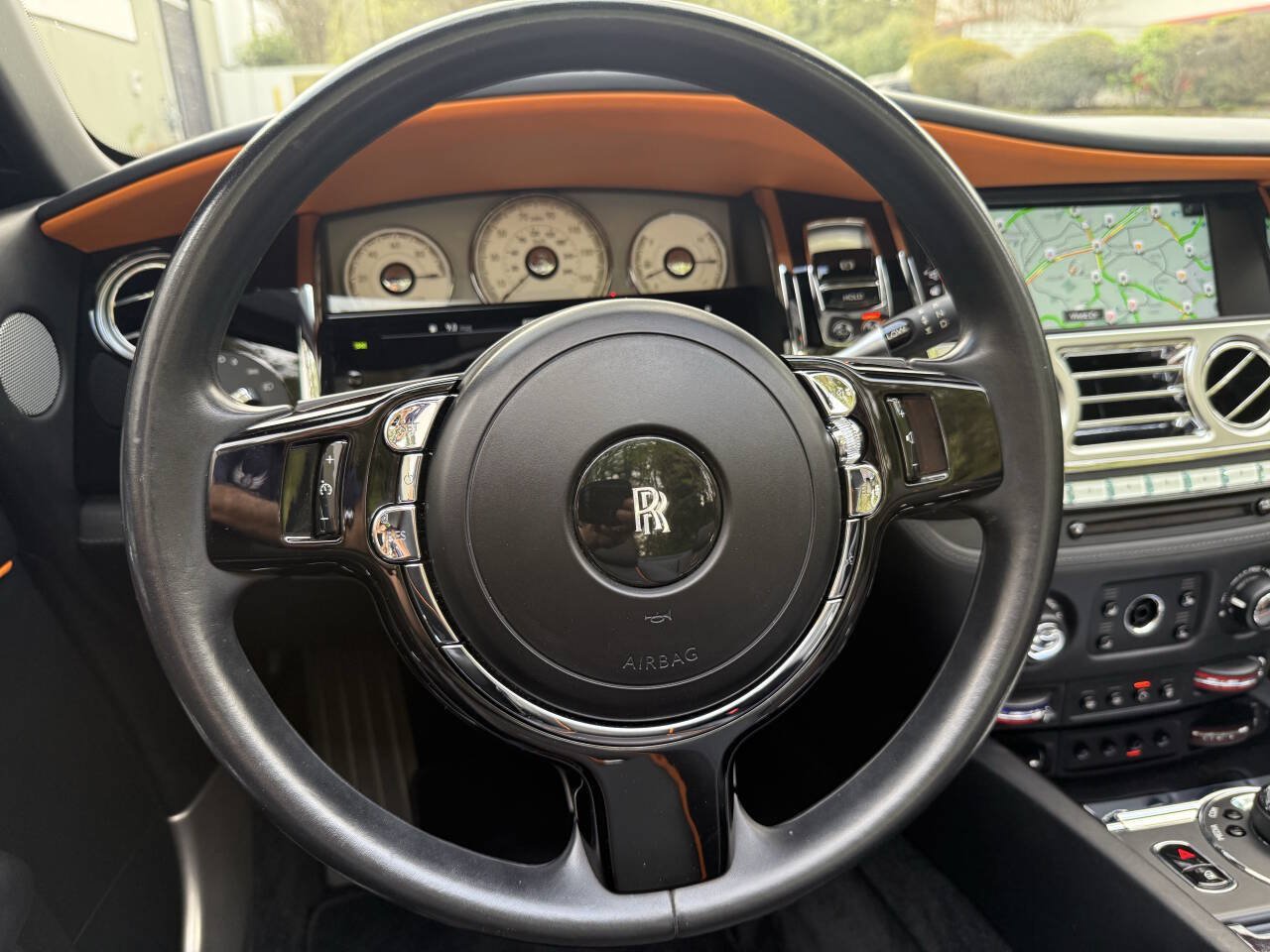 Used 2018 Rolls-Royce Dawn RWD image 36