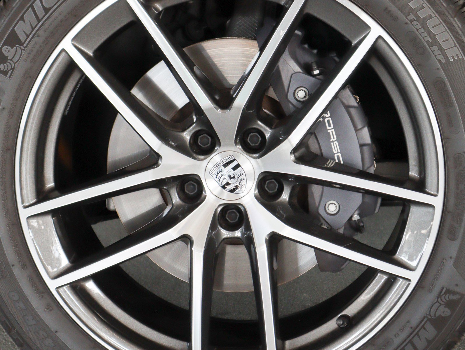 Used 2025 Porsche Macan image 13