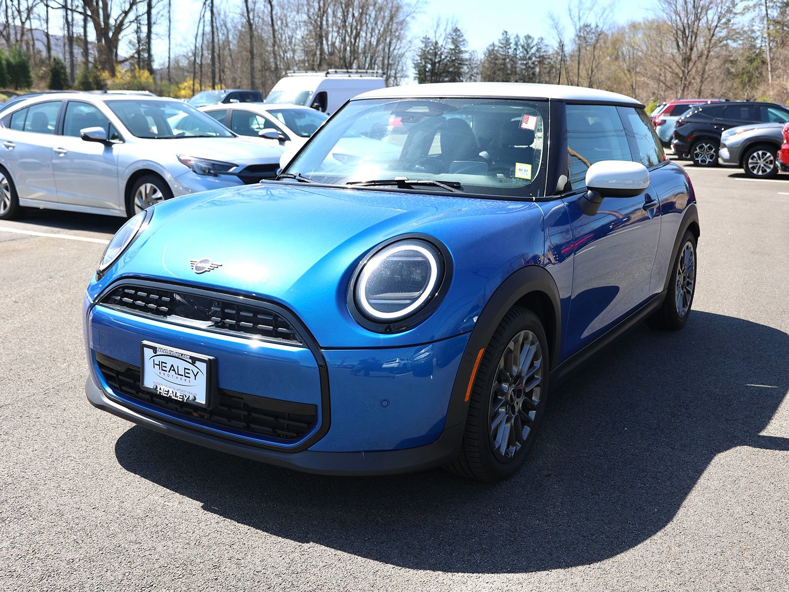 Used 2025 MINI Cooper 2-Door Hardtop image 3