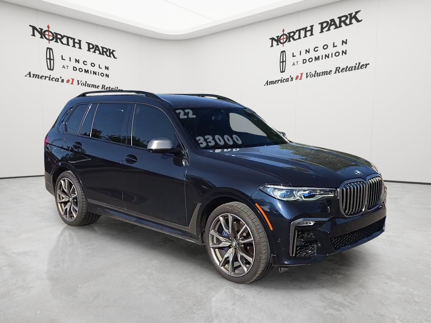 Used 2022 BMW X7 M50i w/ Dynamic Handling Package AWD/4WD image 7