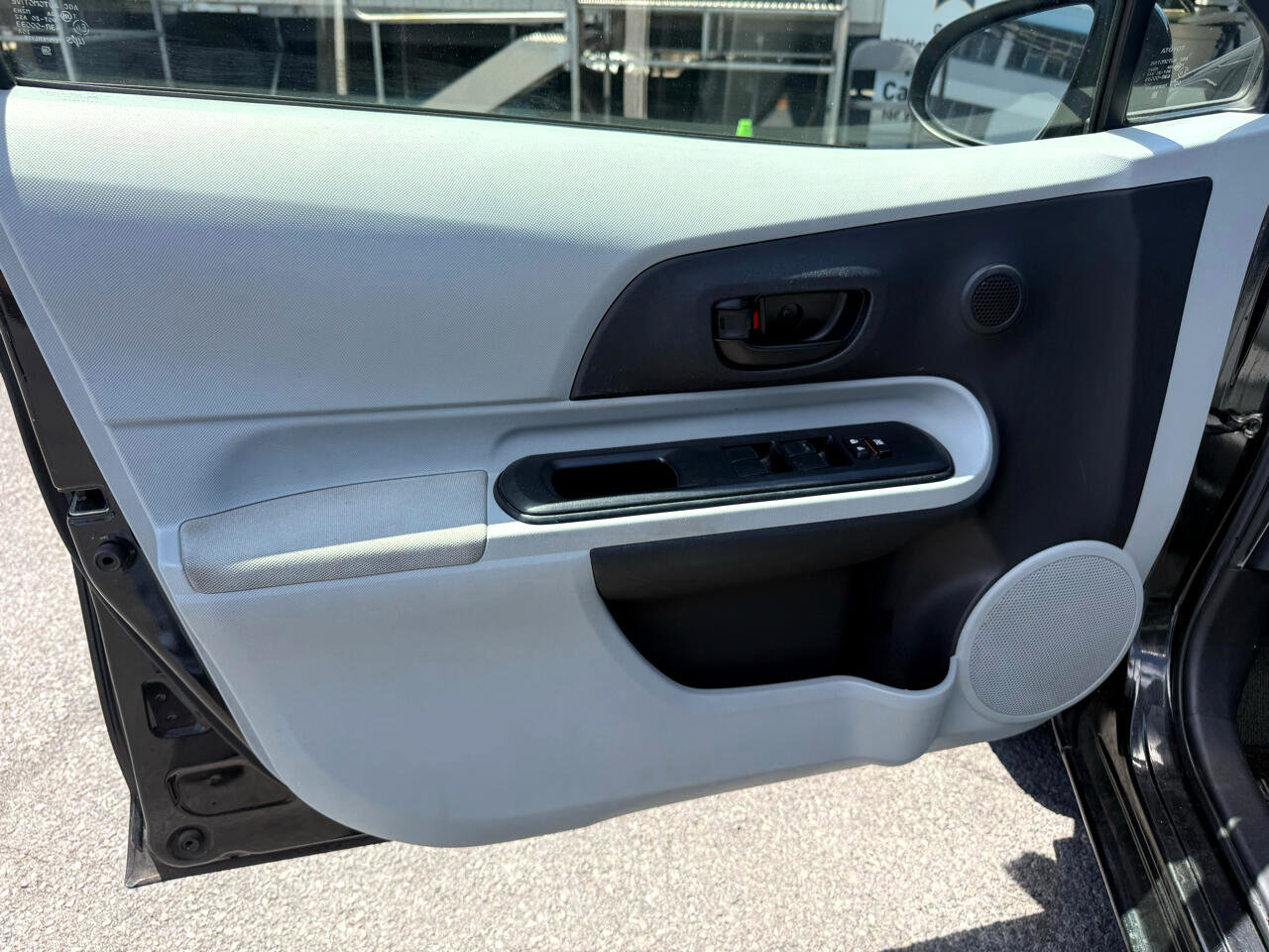 Used 2012 Toyota Prius C One image 10