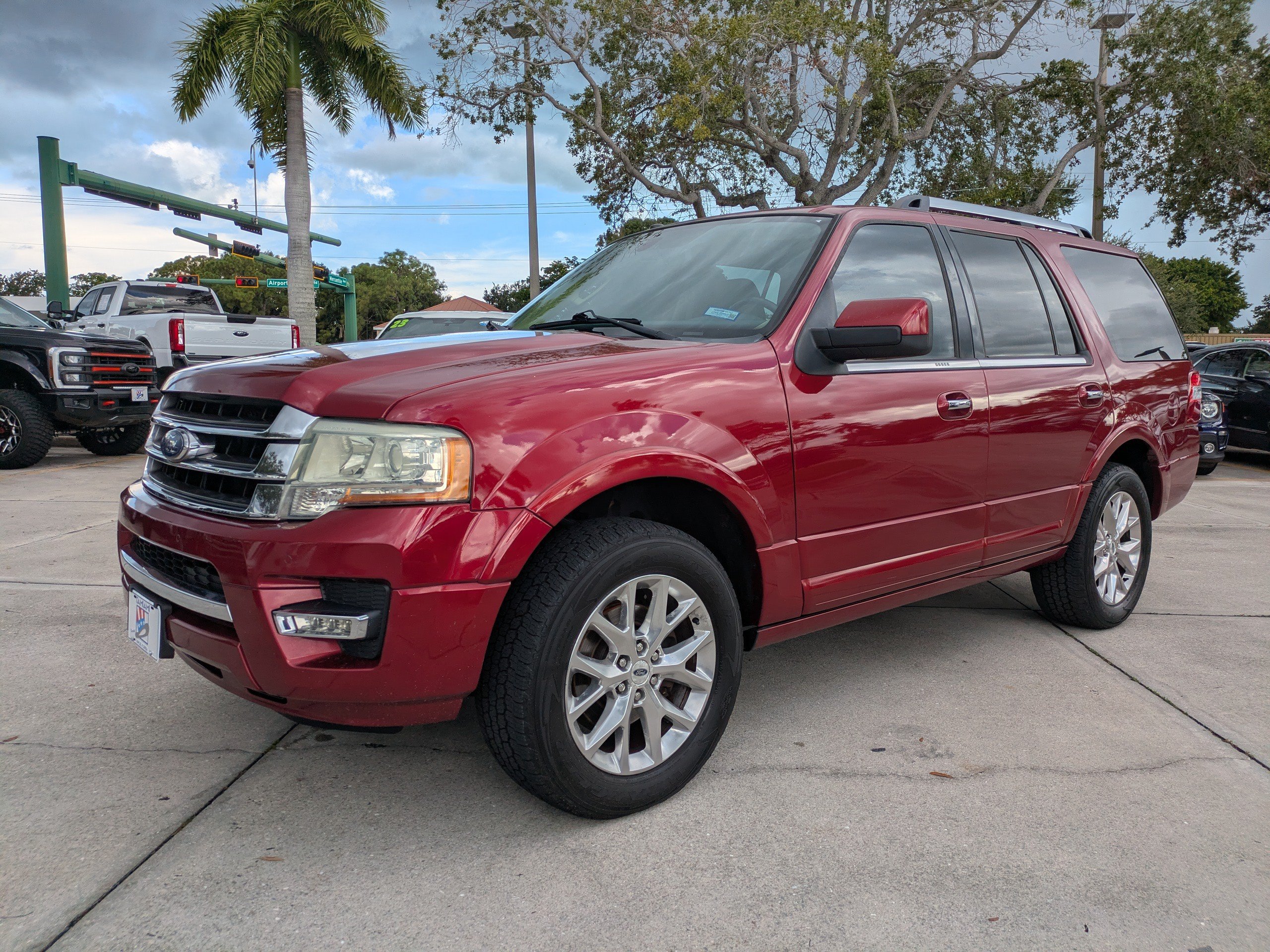 Used 2015 Ford Expedition Limited w/ Equipment Group 301A RWD image 7