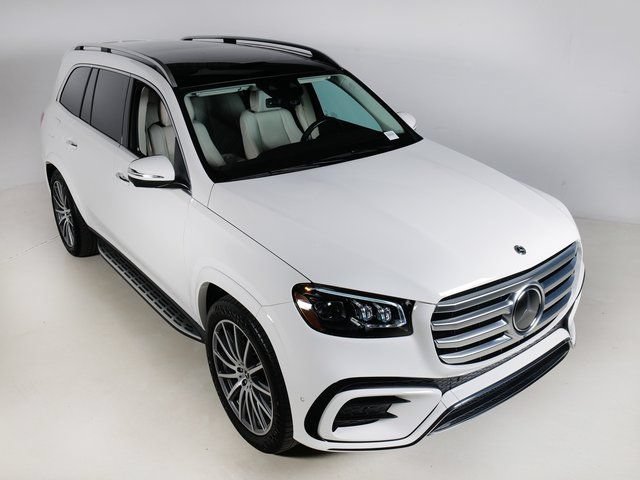 Used 2024 Mercedes-Benz GLS 580 4MATIC image 31