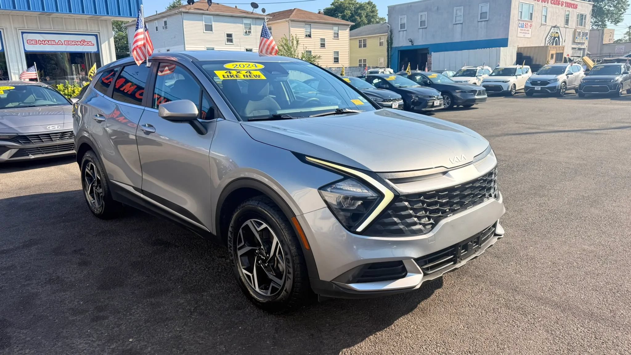Used 2023 Kia Sportage LX FWD image 2
