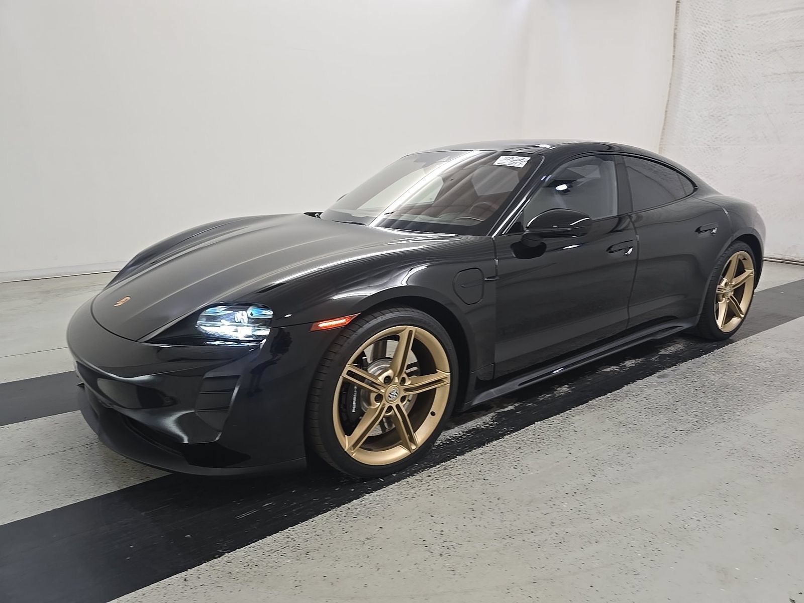 Used 2023 Porsche Taycan GTS AWD/4WD image 2