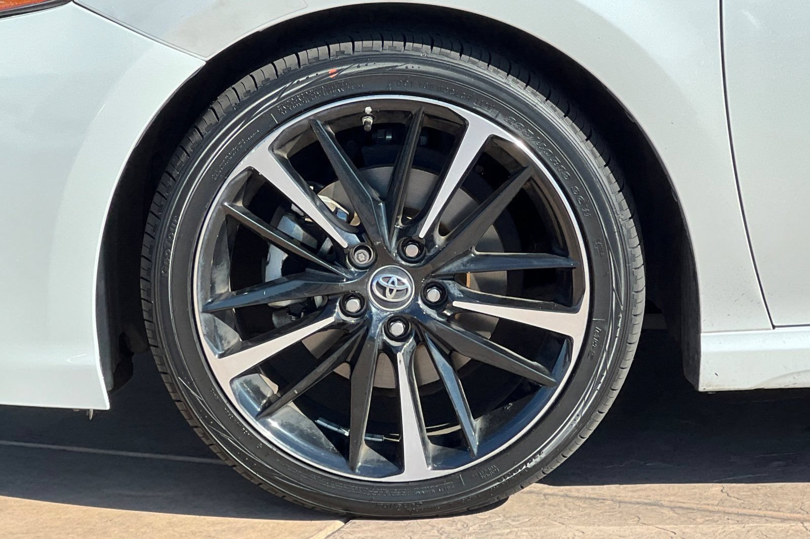 Certified 2019 Toyota Camry XSE FWD image 33