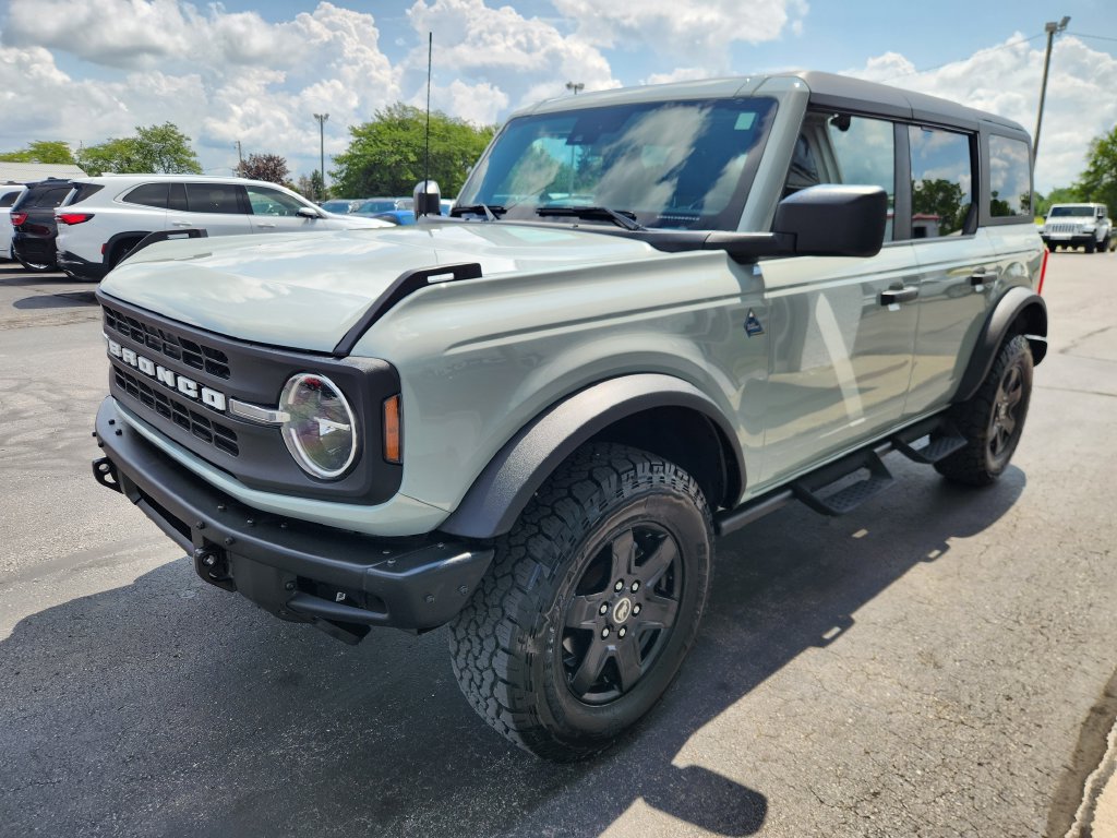 Used 2023 Ford Bronco Black Diamond AWD/4WD image 9