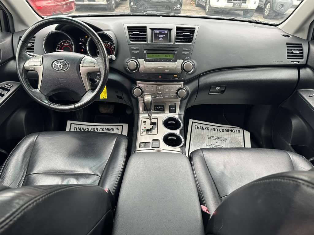Used 2010 Toyota Highlander SE image 14